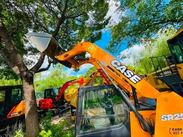 Case SR 250 - Máy xúc lật đa năng: hình 5 Case SR 250 - Máy xúc lật đa năng: hình 5