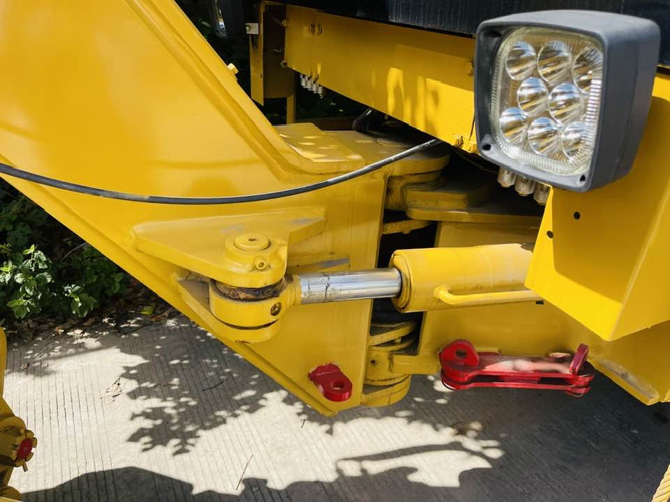 Caterpillar 140H Motor Grader - Máy san: hình 5 Caterpillar 140H Motor Grader - Máy san: hình 5