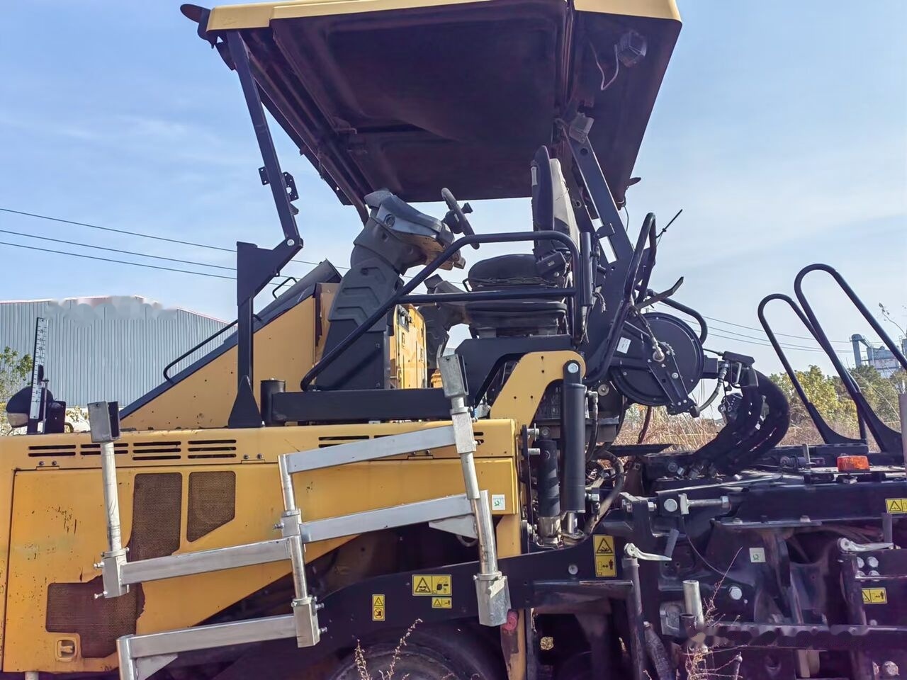 Caterpillar AP655 - Máy lát nhựa đường: hình 2 Caterpillar AP655 - Máy lát nhựa đường: hình 2