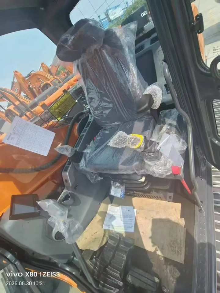 Develon DX220LCA-2M - Máy xúc: hình 4 Develon DX220LCA-2M - Máy xúc: hình 4