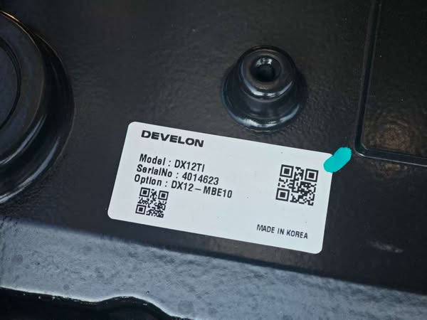 Develon DX360LCA-7M - Máy xúc bánh xích: hình 2 Develon DX360LCA-7M - Máy xúc bánh xích: hình 2