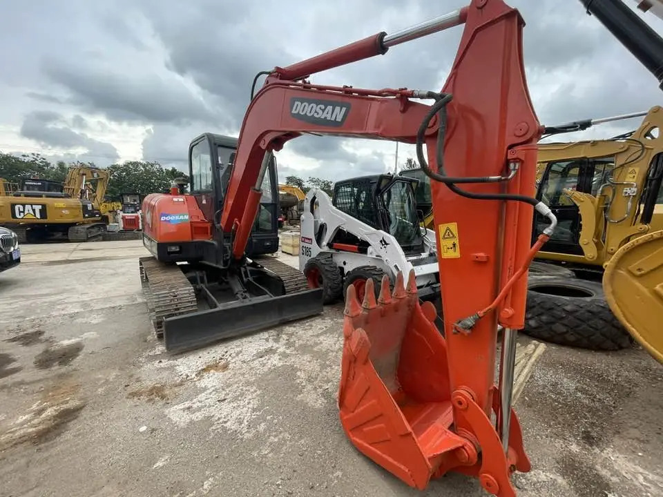 Doosan DH60-7 - Máy xúc mini: hình 2 Doosan DH60-7 - Máy xúc mini: hình 2