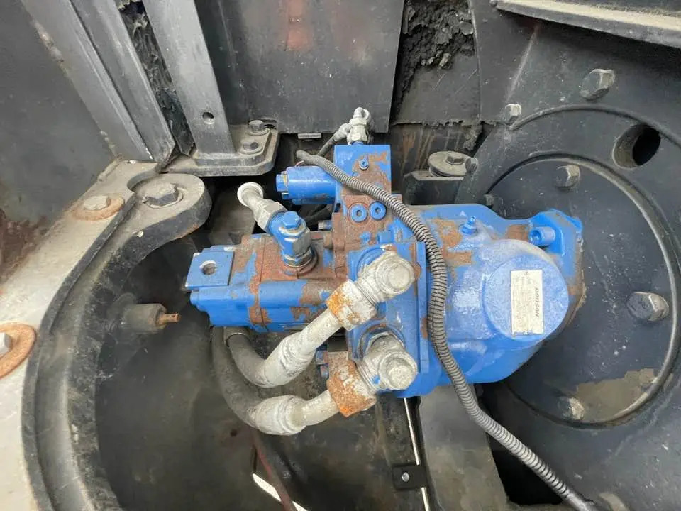 Doosan DH60-7 - Máy xúc mini: hình 5 Doosan DH60-7 - Máy xúc mini: hình 5