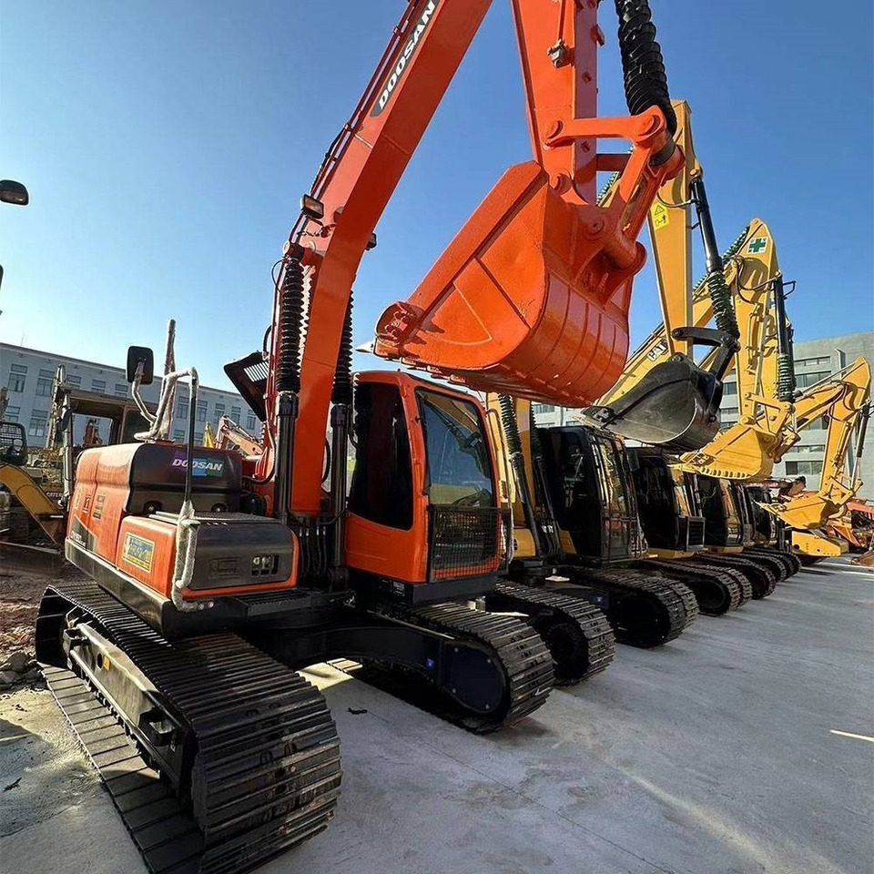 Doosan DX150LC-9C - Máy xúc bánh xích: hình 4 Doosan DX150LC-9C - Máy xúc bánh xích: hình 4