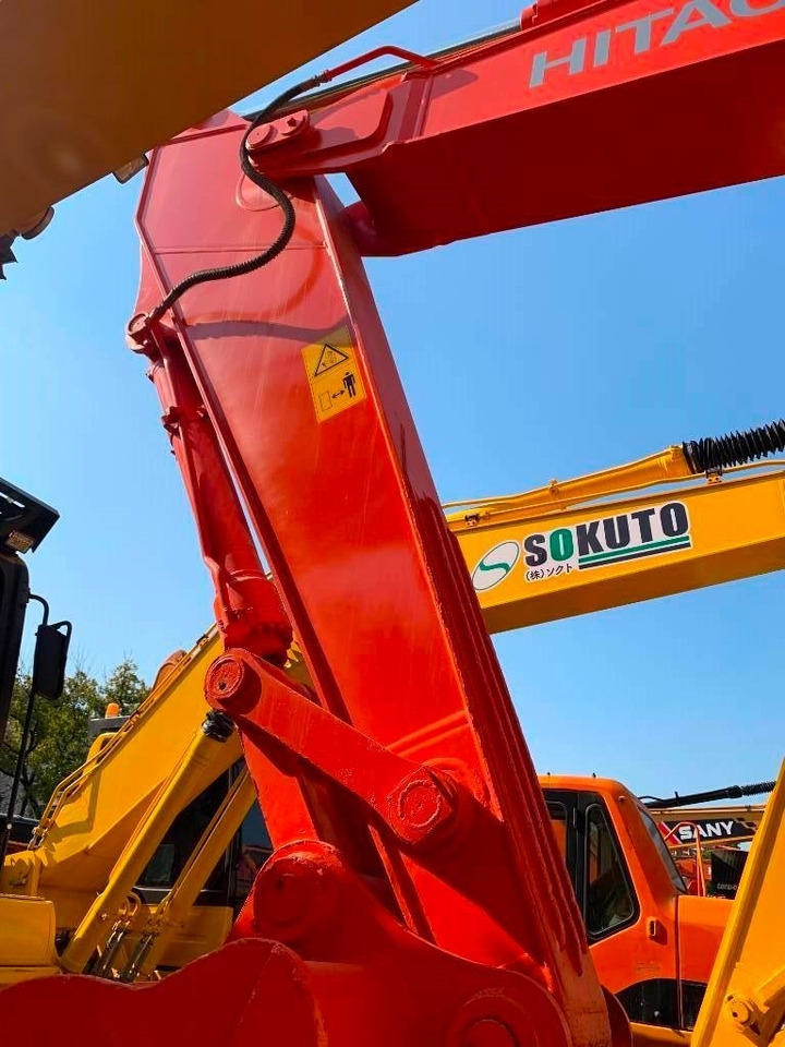 Hitachi Zaxis 240 - Máy xúc bánh xích: hình 5 Hitachi Zaxis 240 - Máy xúc bánh xích: hình 5