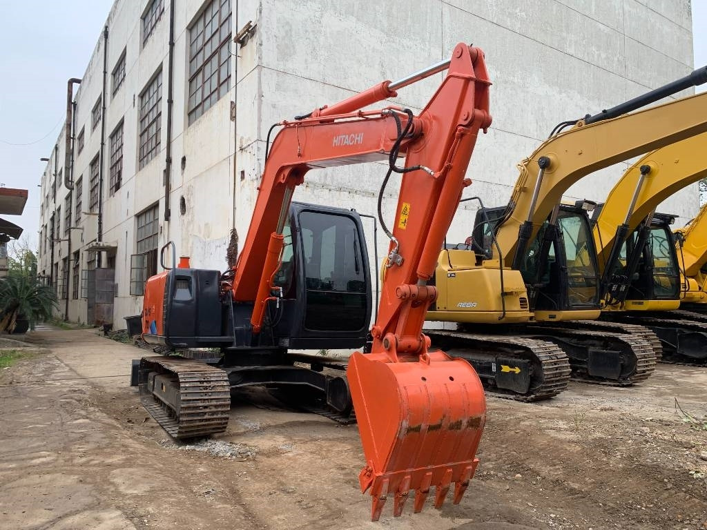 Hitachi Zaxis 70 - Máy xúc bánh xích: hình 1 Hitachi Zaxis 70 - Máy xúc bánh xích: hình 1