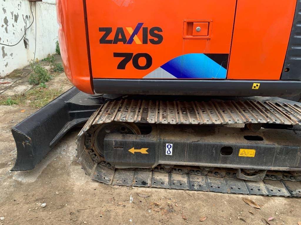 Hitachi Zaxis 70 - Máy xúc bánh xích: hình 3 Hitachi Zaxis 70 - Máy xúc bánh xích: hình 3