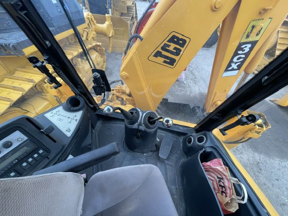 JCB 3CX - Máy xúc trước múc sau: hình 3 JCB 3CX - Máy xúc trước múc sau: hình 3