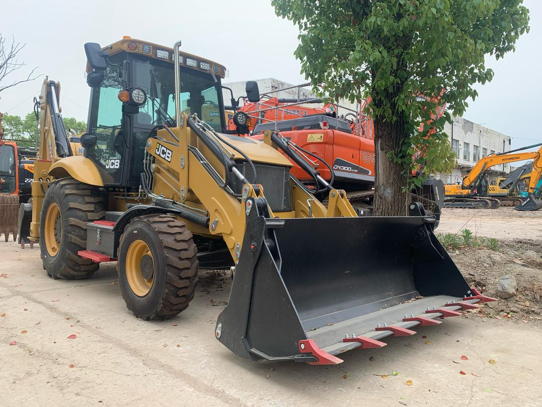 JCB 3CX - Máy xúc trước múc sau: hình 4 JCB 3CX - Máy xúc trước múc sau: hình 4