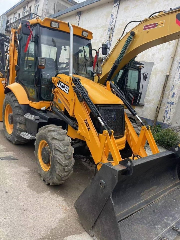 JCB 3CX - Máy xúc trước múc sau: hình 4 JCB 3CX - Máy xúc trước múc sau: hình 4