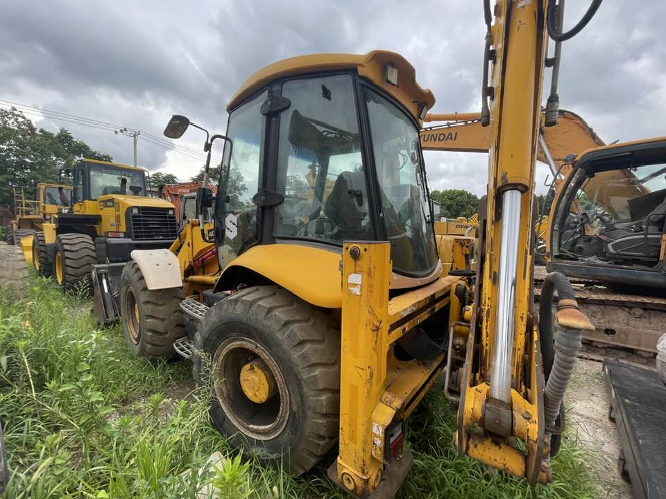 JCB 4CX - Máy xúc trước múc sau: hình 2 JCB 4CX - Máy xúc trước múc sau: hình 2