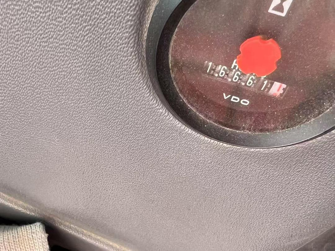 KALMAR DRT450 - Xe tiếp cận xếp chồng: hình 5 KALMAR DRT450 - Xe tiếp cận xếp chồng: hình 5