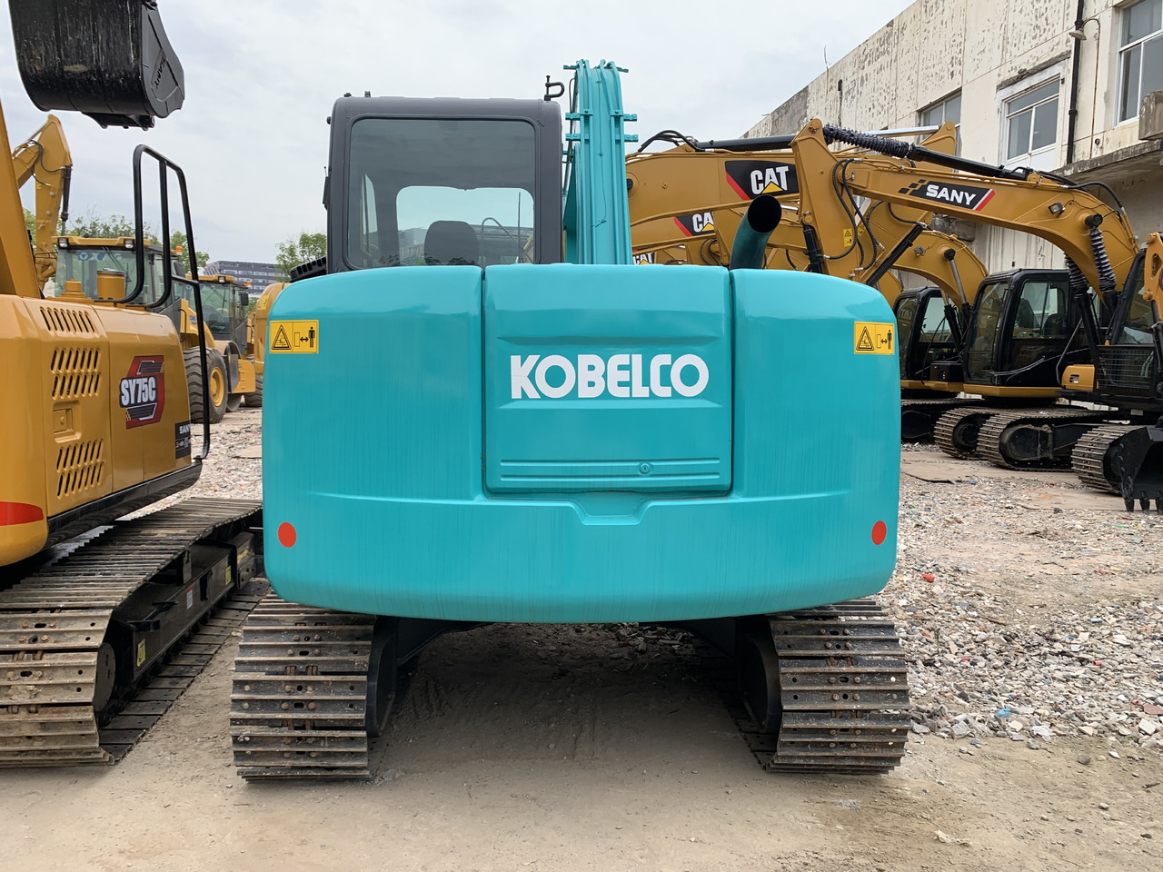 KOBELCO sk75-8 - Máy xúc mini: hình 2 KOBELCO sk75-8 - Máy xúc mini: hình 2