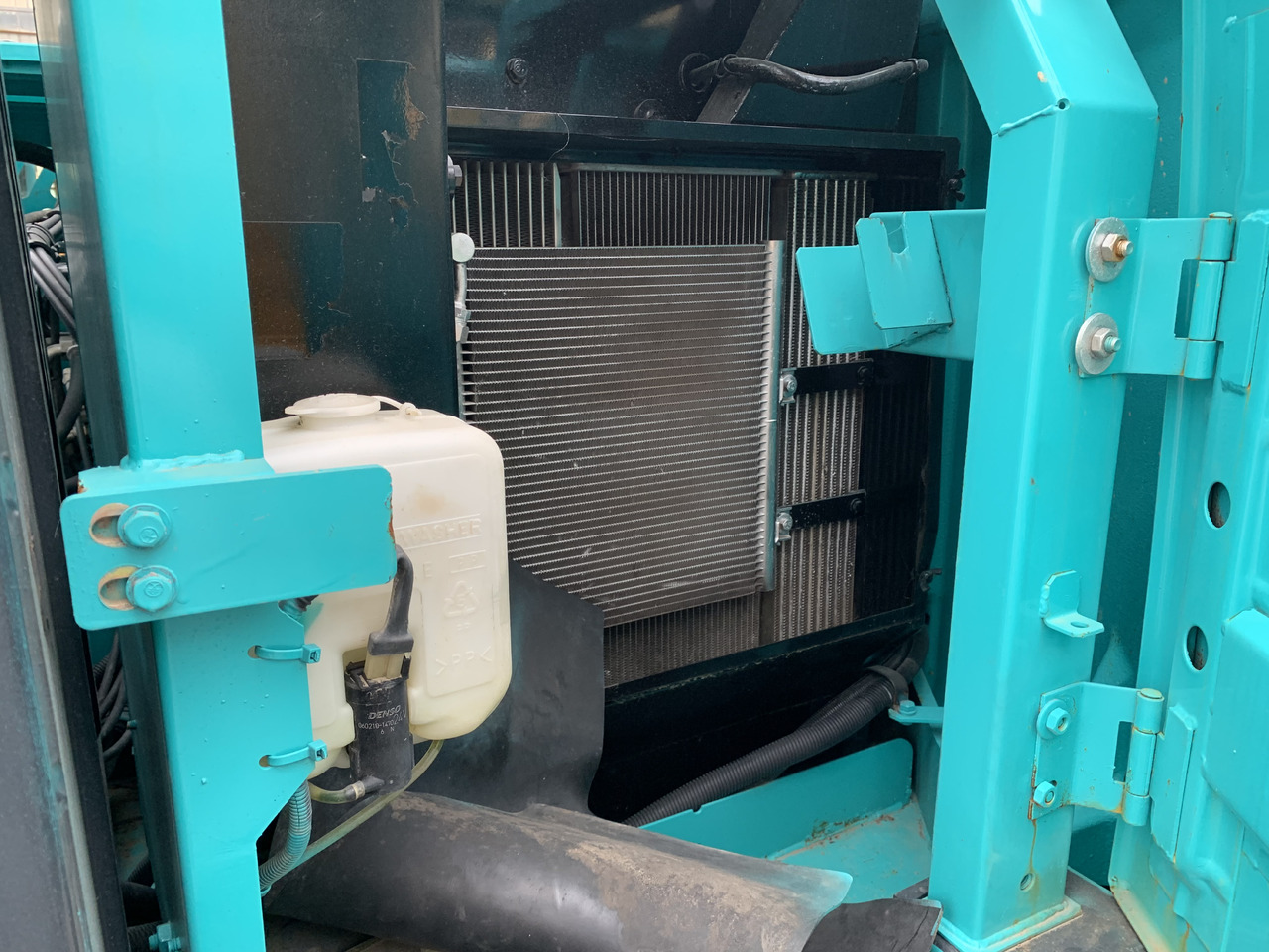 KOBELCO sk75-8 - Máy xúc mini: hình 5 KOBELCO sk75-8 - Máy xúc mini: hình 5