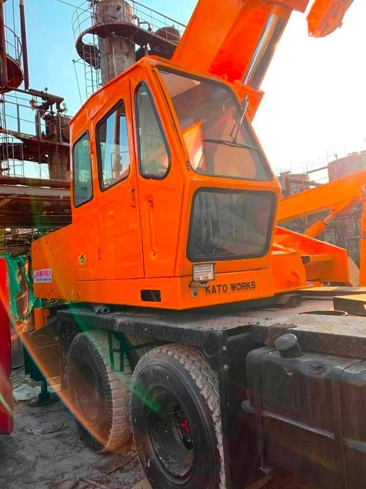 Kato NK 250 E - Cần cẩu mọi địa hình: hình 1 Kato NK 250 E - Cần cẩu mọi địa hình: hình 1