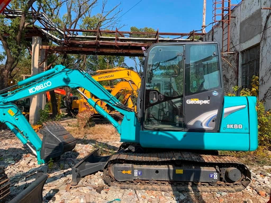Kobelco SK 60 - Máy xúc bánh xích: hình 1 Kobelco SK 60 - Máy xúc bánh xích: hình 1