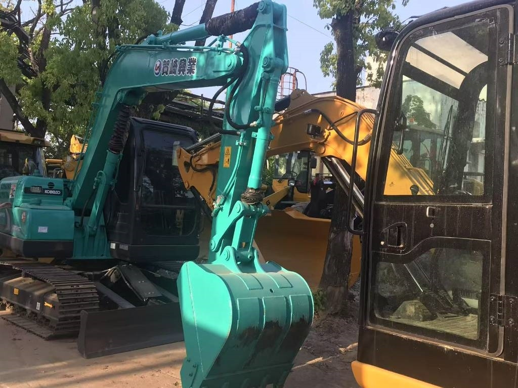 Kobelco SK 75 - Máy xúc mini: hình 4 Kobelco SK 75 - Máy xúc mini: hình 4