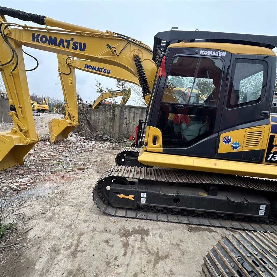 Komatsu PC 130-7 - Máy xúc bánh xích: hình 1 Komatsu PC 130-7 - Máy xúc bánh xích: hình 1