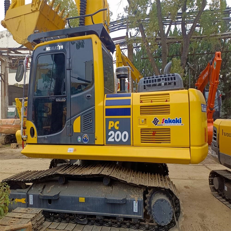 Komatsu PC 200 - Máy xúc bánh xích: hình 5 Komatsu PC 200 - Máy xúc bánh xích: hình 5