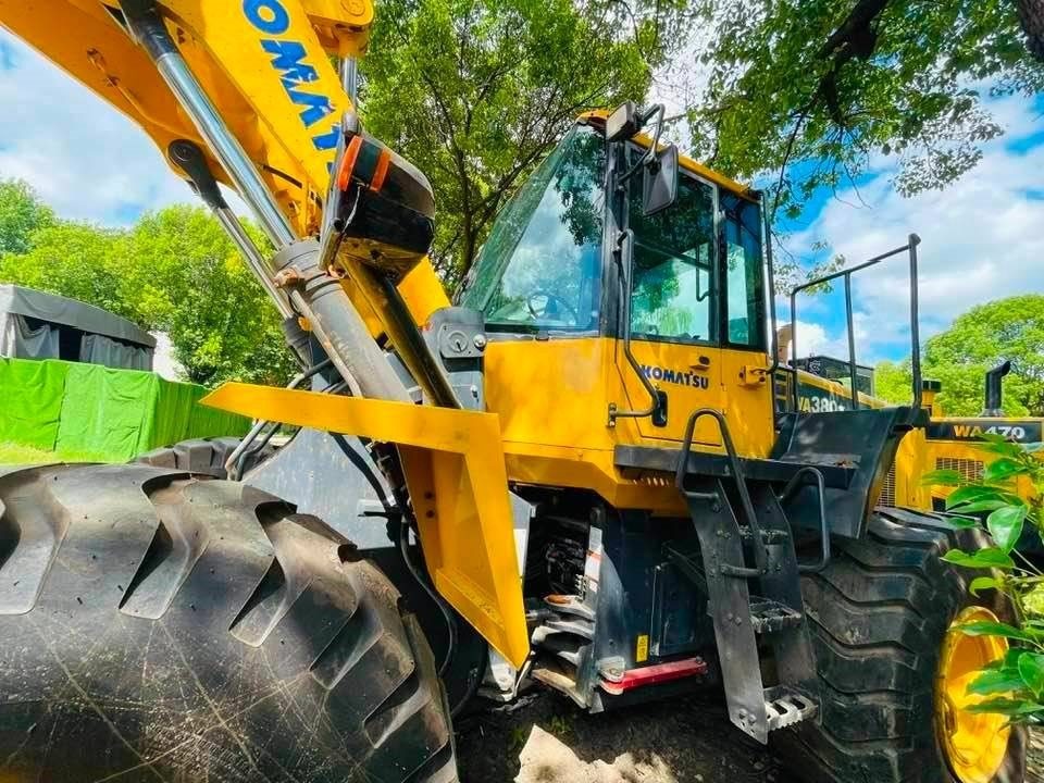 Komatsu WA380-6 - Máy xúc lật bánh lốp: hình 1 Komatsu WA380-6 - Máy xúc lật bánh lốp: hình 1