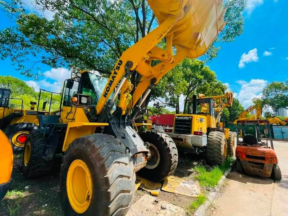 Komatsu WA380-6 - Máy xúc lật bánh lốp: hình 2 Komatsu WA380-6 - Máy xúc lật bánh lốp: hình 2