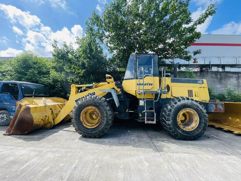 Komatsu WA380 - Máy xúc lật bánh lốp: hình 1 Komatsu WA380 - Máy xúc lật bánh lốp: hình 1