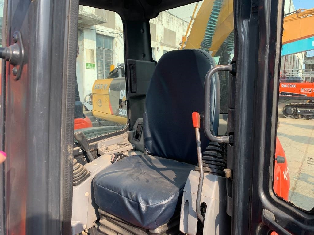 Kubota KX 163-5 - Máy xúc bánh xích: hình 4 Kubota KX 163-5 - Máy xúc bánh xích: hình 4