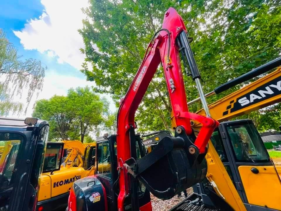 Kubota U55-4 - Máy xúc mini: hình 3 Kubota U55-4 - Máy xúc mini: hình 3