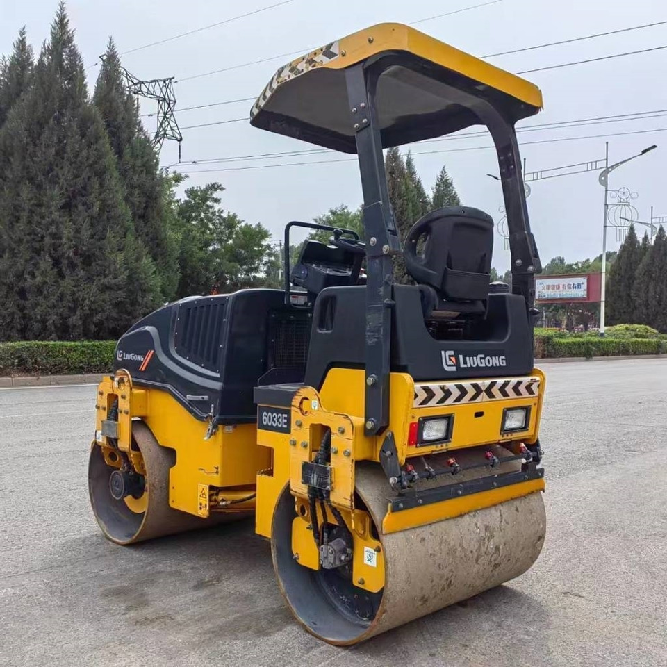 Liugong 6033E - Máy lăn đường: hình 3 Liugong 6033E - Máy lăn đường: hình 3