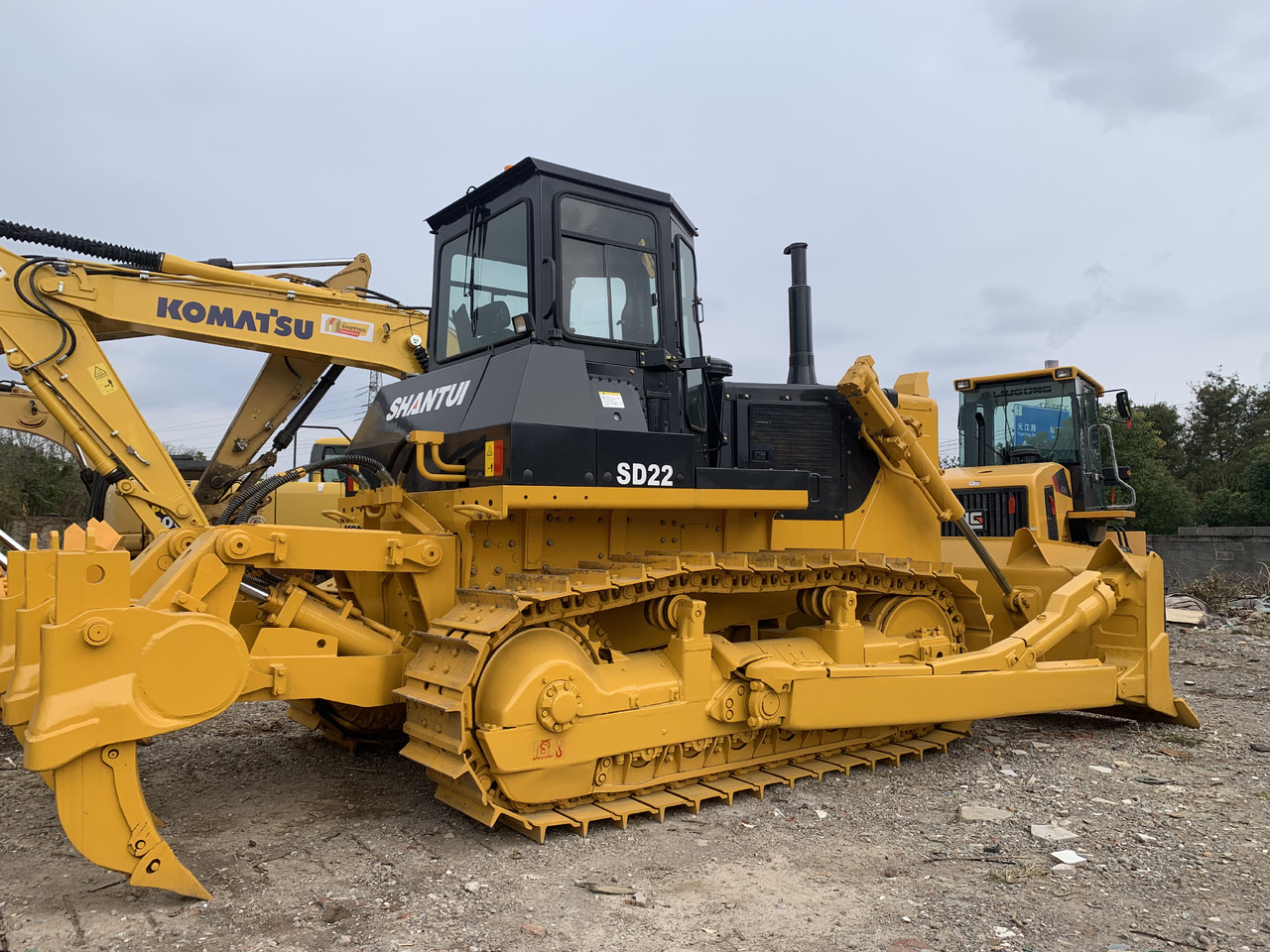 SHANTUI SD22 - Máy ủi: hình 2 SHANTUI SD22 - Máy ủi: hình 2