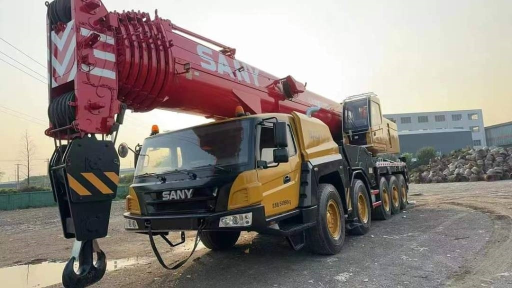 Sany STC 1000 S - Cần cẩu mọi địa hình: hình 3 Sany STC 1000 S - Cần cẩu mọi địa hình: hình 3