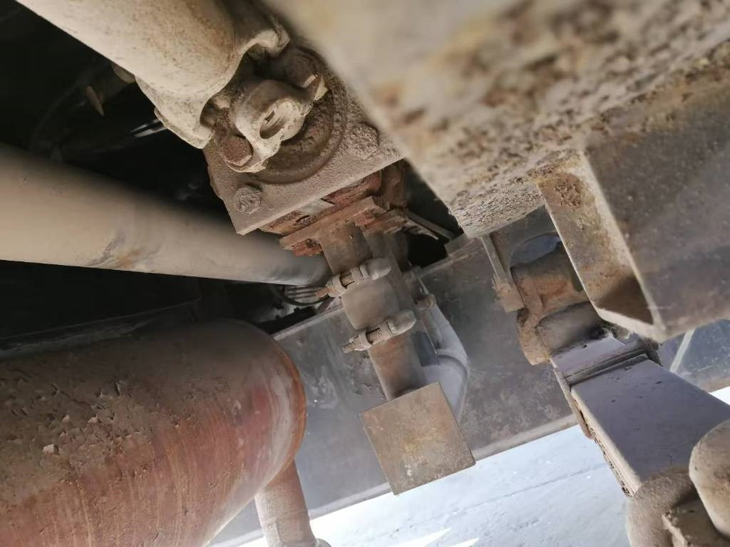 Tadano TL 300 E - Cẩu bánh lốp: hình 5 Tadano TL 300 E - Cẩu bánh lốp: hình 5