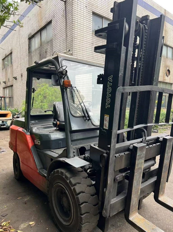 Toyota 8FD50N - Thiết bị xử lý vật liệu: hình 2 Toyota 8FD50N - Thiết bị xử lý vật liệu: hình 2