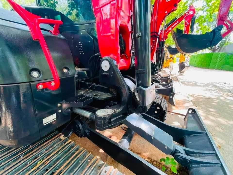 Yanmar VIO80-1A - Máy xúc mini: hình 4 Yanmar VIO80-1A - Máy xúc mini: hình 4