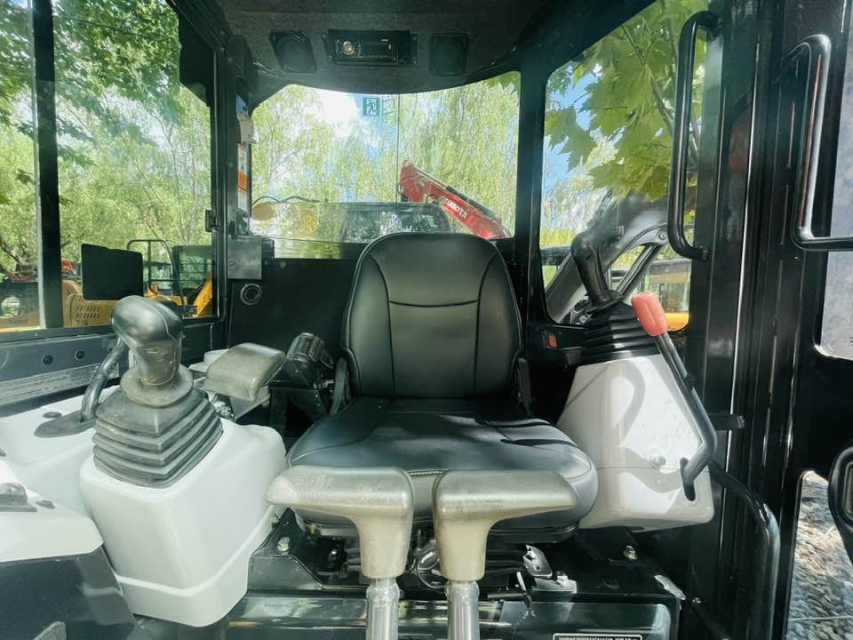 Yanmar ViO35 - Máy xúc mini: hình 2 Yanmar ViO35 - Máy xúc mini: hình 2