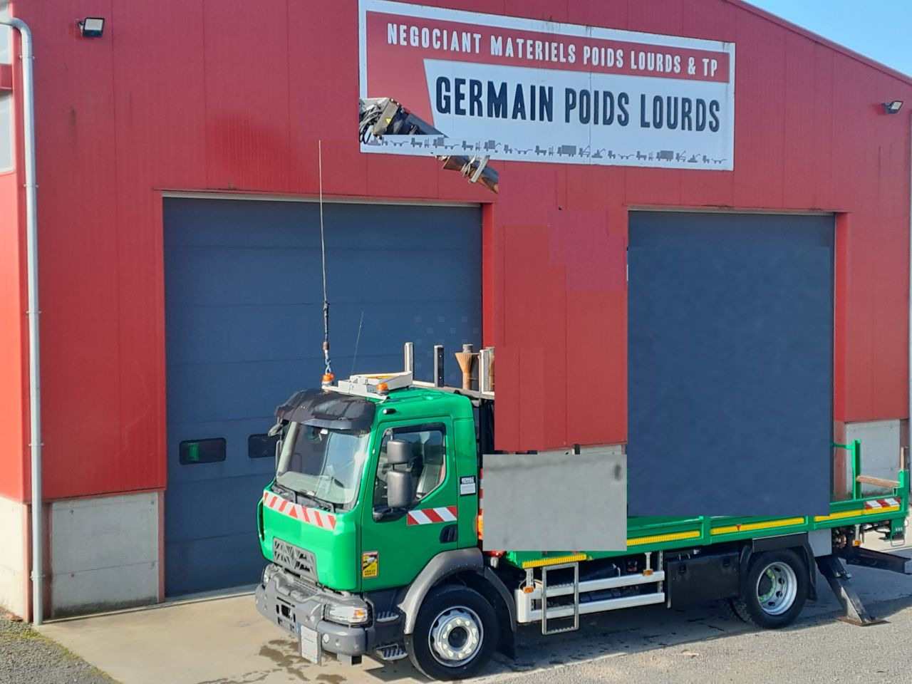Renault D250 13 t 4x2 Ampliroll Truck - Xe tải nâng móc: hình 2 Renault D250 13 t 4x2 Ampliroll Truck - Xe tải nâng móc: hình 2