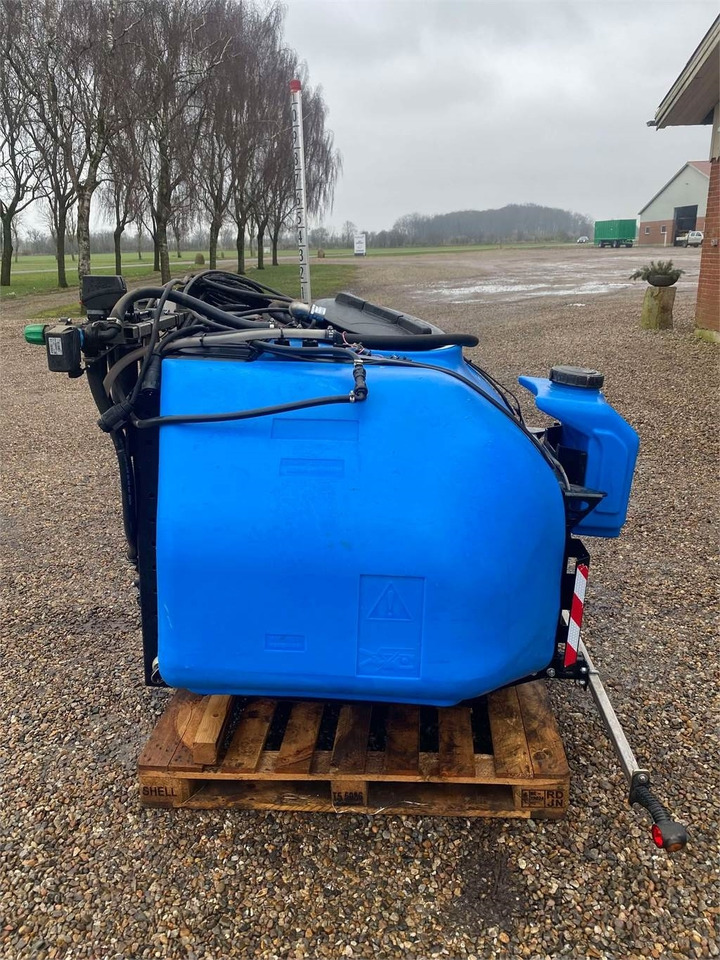 FRONTTANK - Máy xịt gắn trên máy cày: hình 2 FRONTTANK - Máy xịt gắn trên máy cày: hình 2