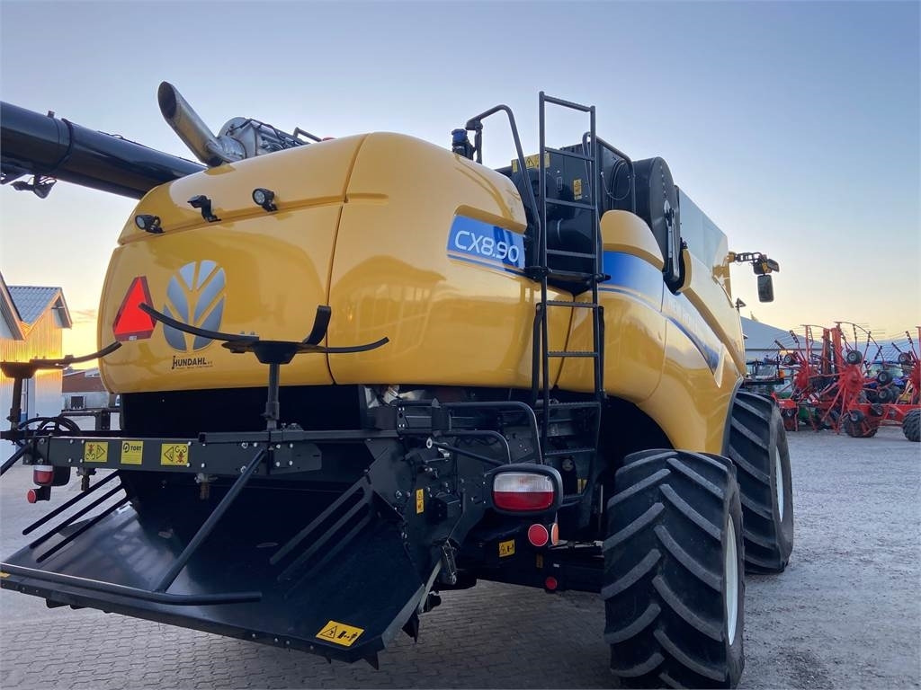 New Holland CX8.90 STAGE5 SLH - Máy gặt đập: hình 3 New Holland CX8.90 STAGE5 SLH - Máy gặt đập: hình 3