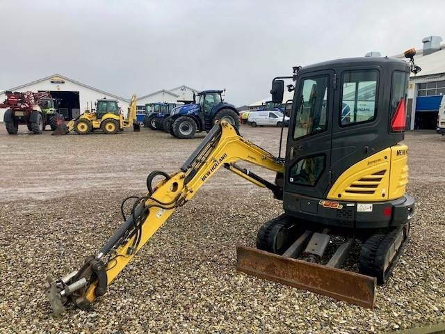 New Holland E26C minigraver - Máy xúc mini: hình 4 New Holland E26C minigraver - Máy xúc mini: hình 4