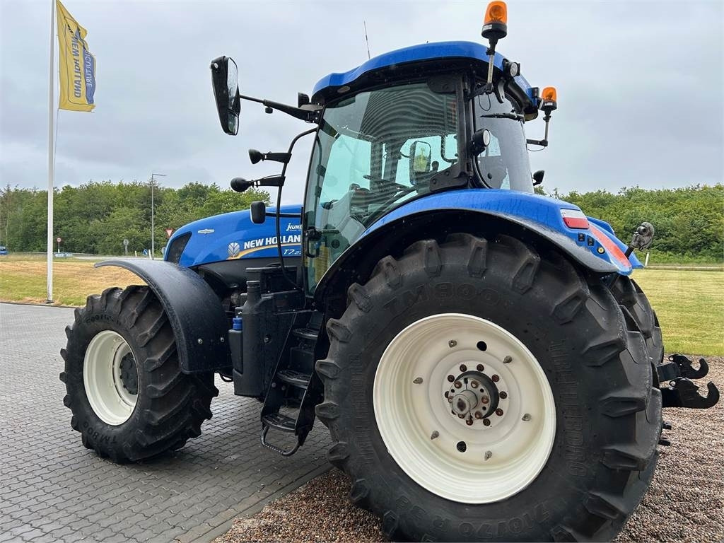New Holland T7.270AC KEY - Máy cày: hình 4 New Holland T7.270AC KEY - Máy cày: hình 4