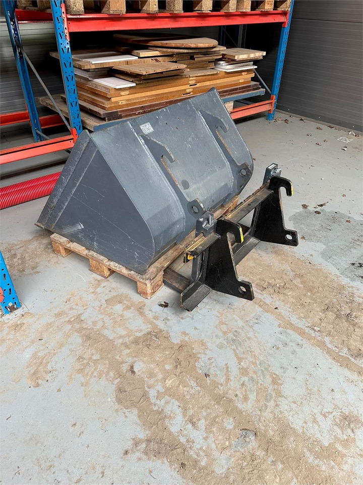 VM Loader 1026 LXE ELECTRIC  - Máy xúc lật mini gấp khúc: hình 4 VM Loader 1026 LXE ELECTRIC  - Máy xúc lật mini gấp khúc: hình 4