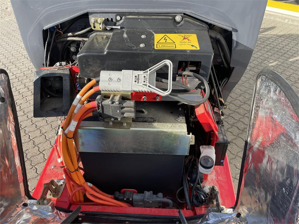 VM Loader 1026 LXE ELECTRIC  - Máy xúc lật mini gấp khúc: hình 3 VM Loader 1026 LXE ELECTRIC  - Máy xúc lật mini gấp khúc: hình 3