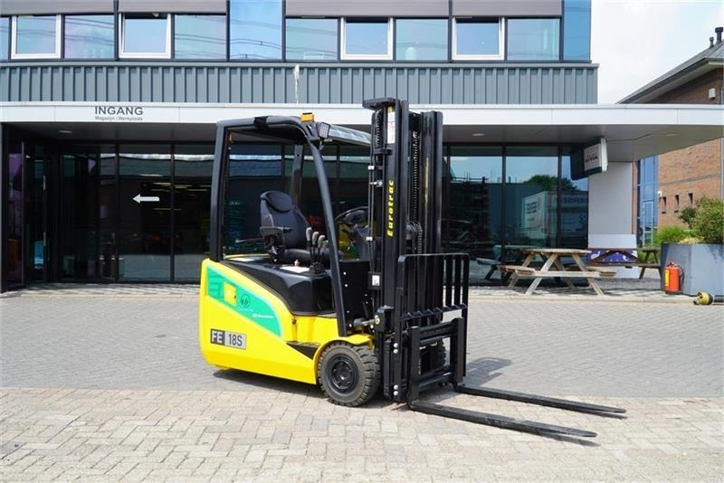Eurotrac El truck - Xe nâng diesel: hình 1 Eurotrac El truck - Xe nâng diesel: hình 1