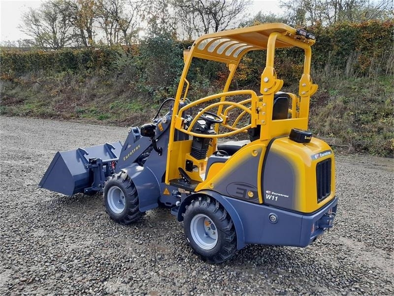 Eurotrac W11 - Máy xúc lật mini gấp khúc: hình 3 Eurotrac W11 - Máy xúc lật mini gấp khúc: hình 3