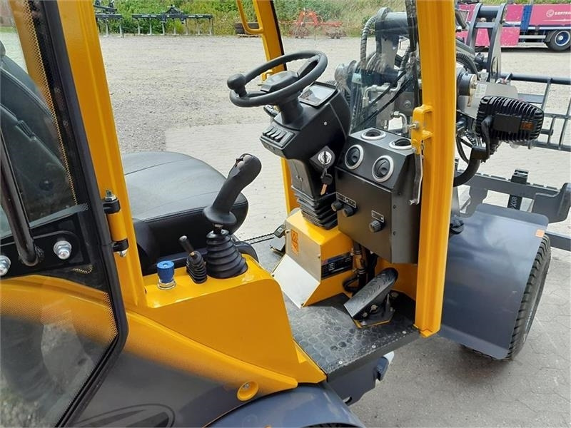 Eurotrac W11 - Máy xúc lật mini gấp khúc: hình 4 Eurotrac W11 - Máy xúc lật mini gấp khúc: hình 4
