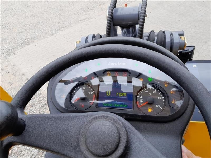 Máy xúc lật mini gấp khúc Eurotrac W12: hình 10 Máy xúc lật mini gấp khúc Eurotrac W12: hình 10
