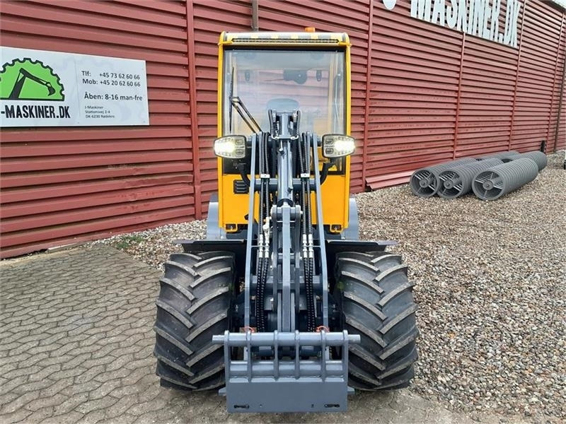 Eurotrac W12S med førerhus, skovl og gafler - Máy xúc lật mini gấp khúc: hình 5 Eurotrac W12S med førerhus, skovl og gafler - Máy xúc lật mini gấp khúc: hình 5