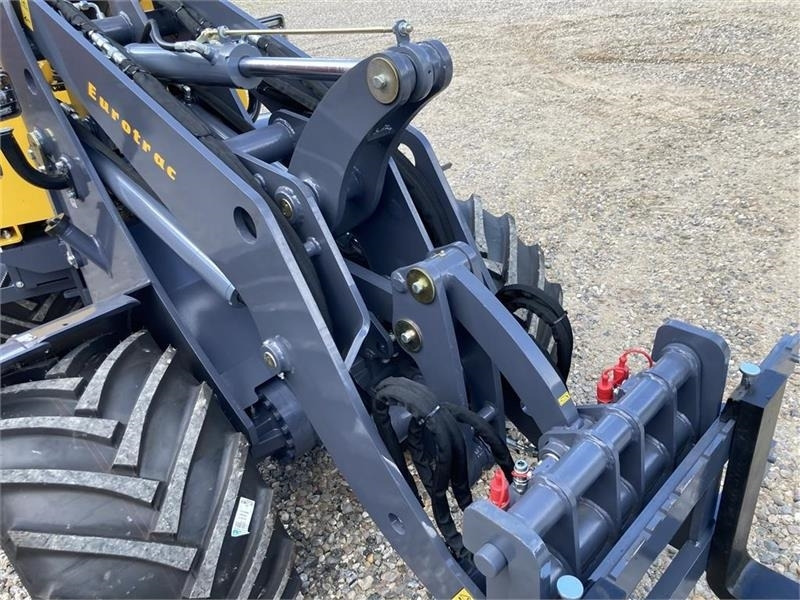 Eurotrac W13F - Máy xúc lật mini gấp khúc: hình 5 Eurotrac W13F - Máy xúc lật mini gấp khúc: hình 5
