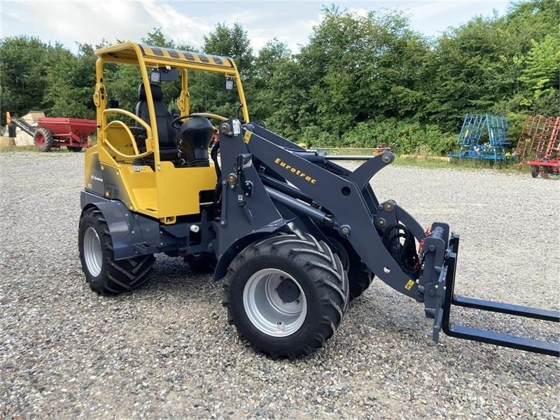 Eurotrac W13F - Máy xúc lật mini gấp khúc: hình 4 Eurotrac W13F - Máy xúc lật mini gấp khúc: hình 4