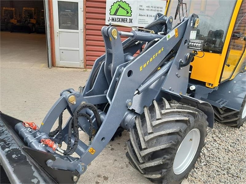 Eurotrac w13f - Máy xúc lật mini gấp khúc: hình 3 Eurotrac w13f - Máy xúc lật mini gấp khúc: hình 3
